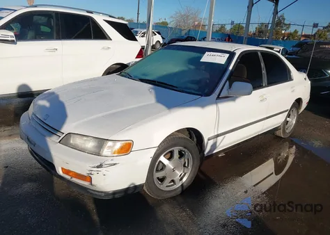 1995 Honda Accord Lx z USA, uszkodzony, nr VIN JHMCD5637SC058753